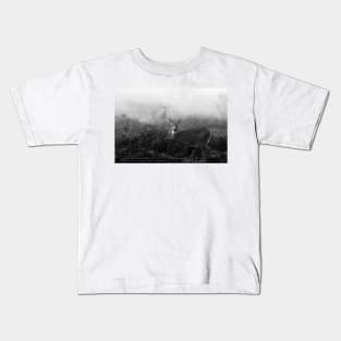 The rut in B&W - White-tailed Deer Kids T-Shirt